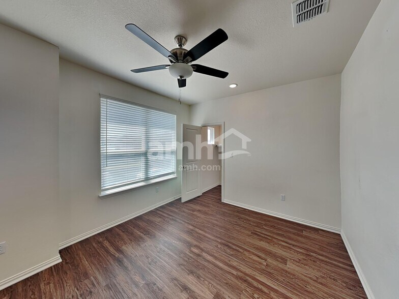 Building Photo - 332 Aspen Waters