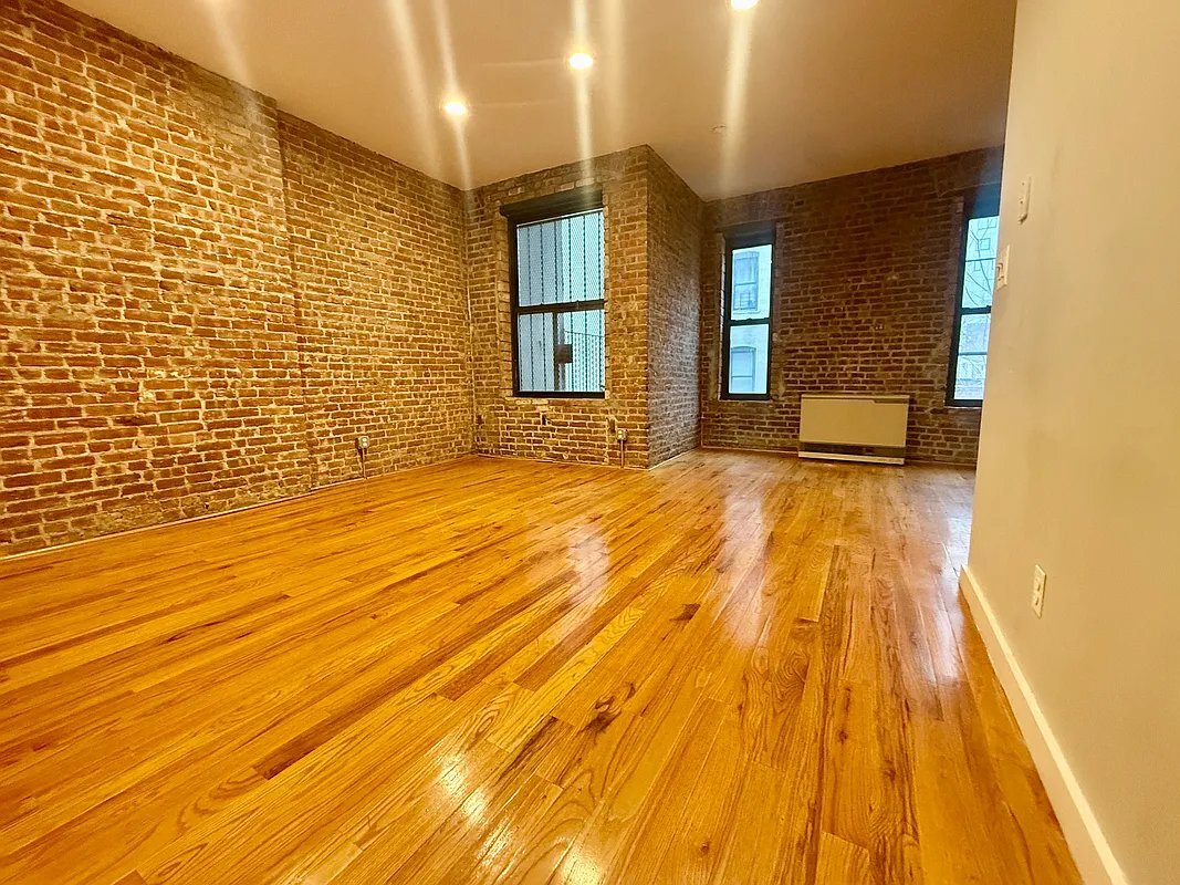 Building Photo - 103 E 102nd St