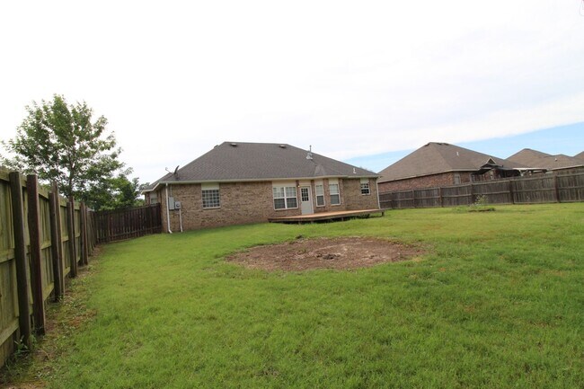 Building Photo - designed for comfort : 3 Bedroom 2 Bath