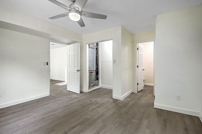 Building Photo - 4 Bedrooms 3 Baths Bristol TN