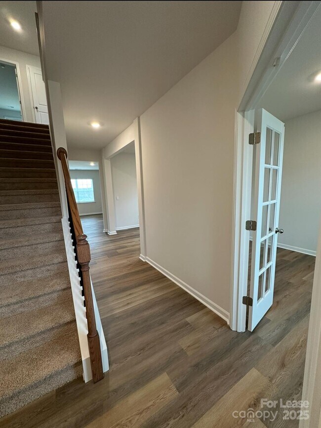 Building Photo - 118 Way Cross Ln