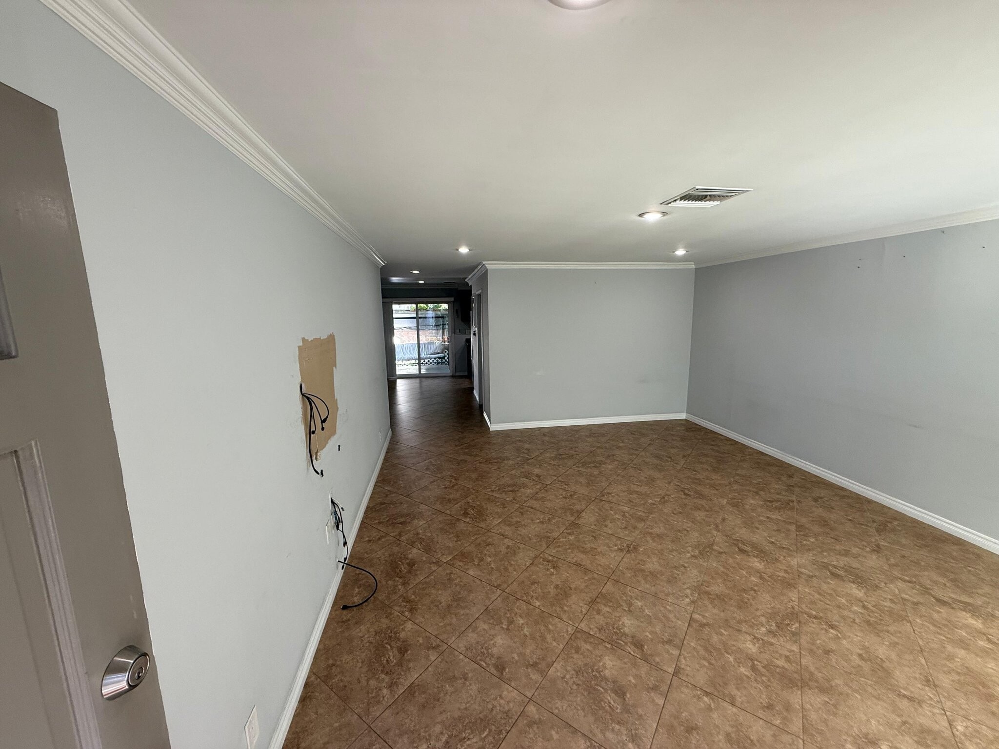 Building Photo - 14802 Newport Ave