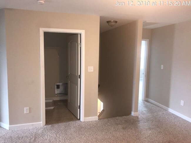 Building Photo - 124 Sorrel Ct