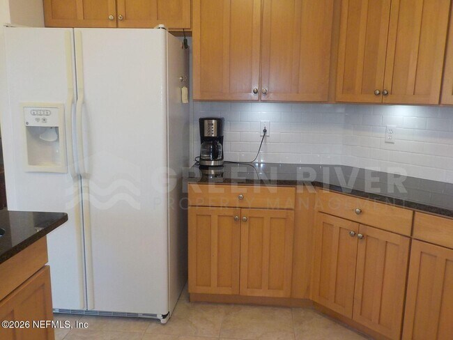 Building Photo - 1761 Oak Grove Dr S