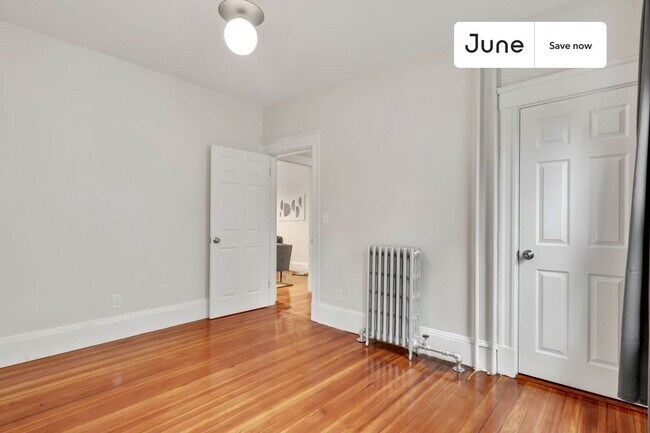 Building Photo - 20 Alcott St