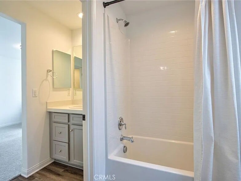 Building Photo - 33022 Clairette Ct