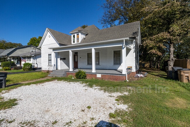 Primary Photo - 221 Hawthorne Ave