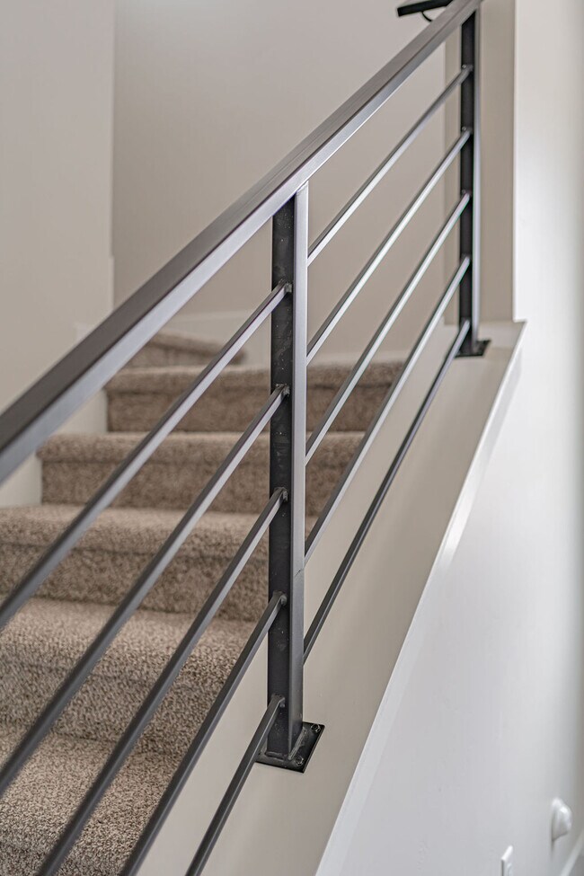 Building Photo - 2988 Huntshire Ave