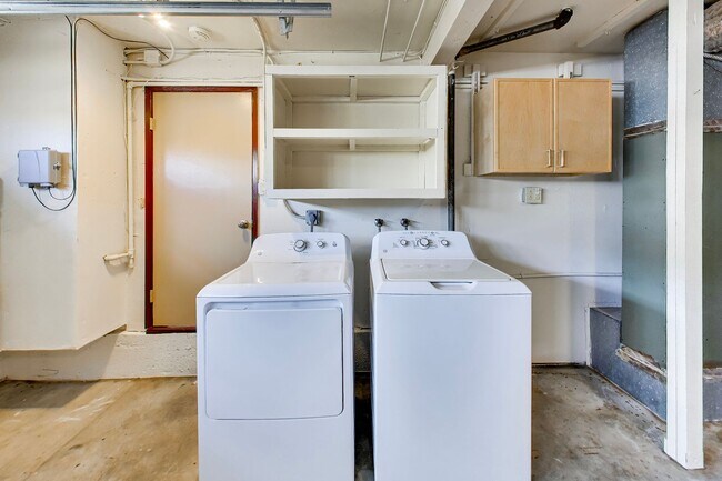 Building Photo - Beautiful 4-Bedroom, 2-Bathroom Daly City Home for Rent