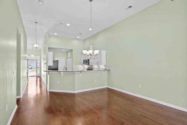 Building Photo - 156 Parmelee Dr