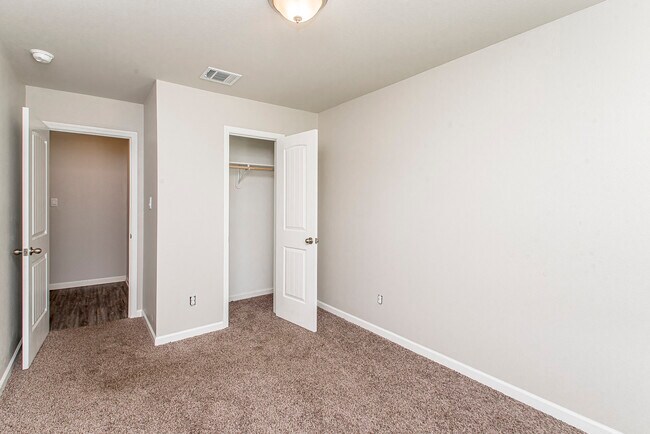 2nd bedroom closet - 48465 Red Fox Dr