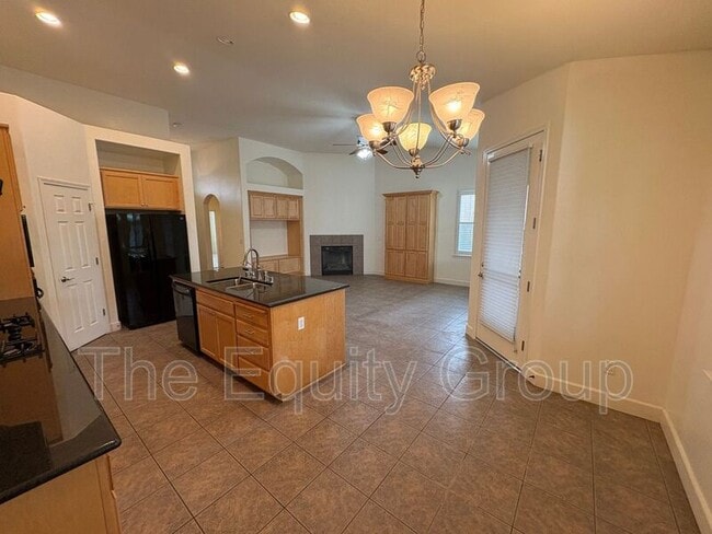 Building Photo - 144 E Reese Ave