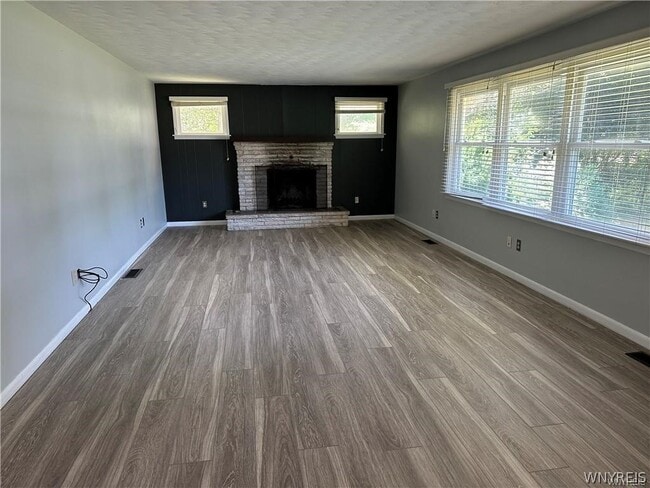 Building Photo - 7841 Transit Rd