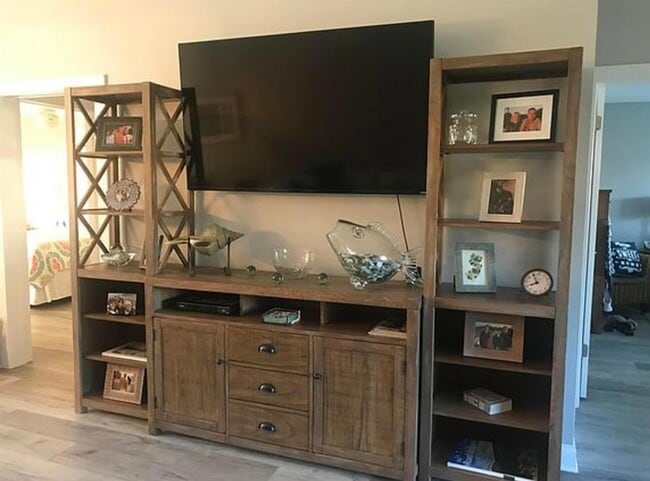 Building Photo - 7716 SE Sugar Sand Cir