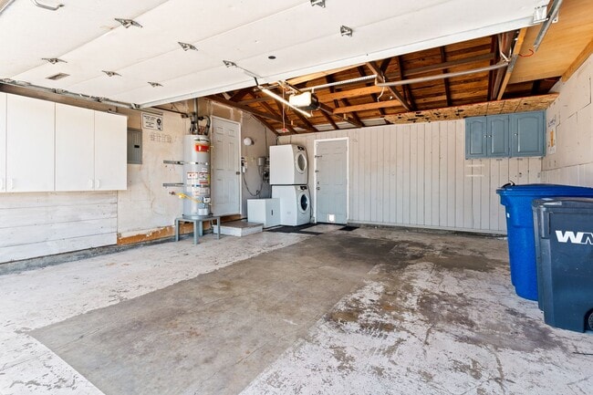 Building Photo - Charming Hayward Home with Modern Upgrades...