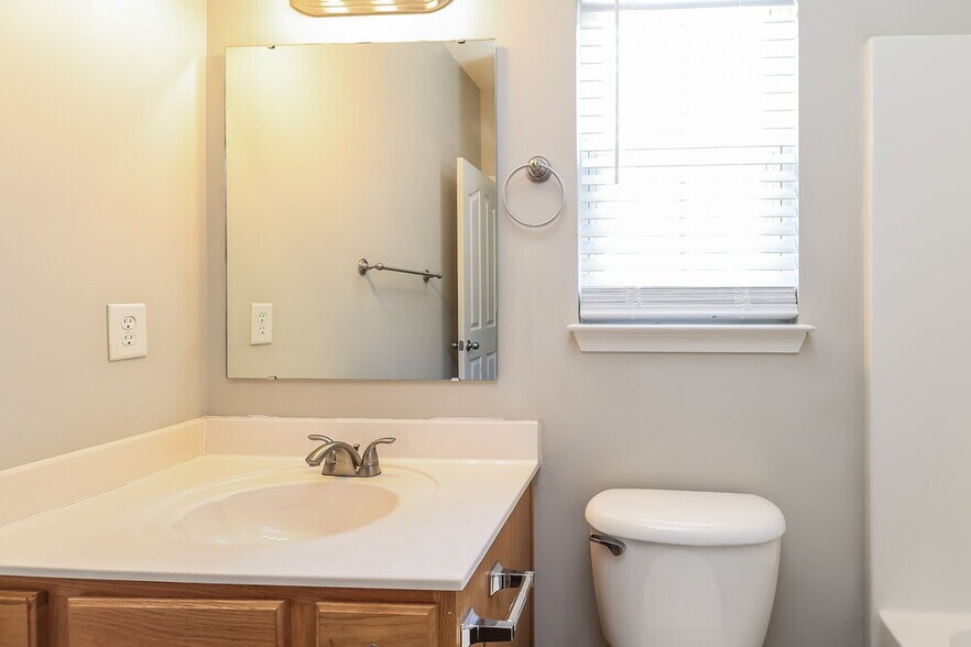 Building Photo - 5811 Briggs Dr