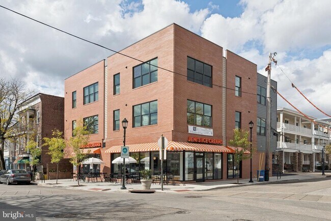 Building Photo - 100 Forrest Ave