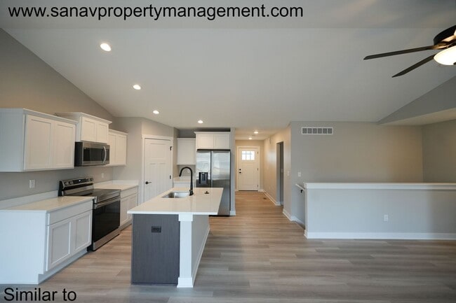 Building Photo - Beautiful 3 Bed Ranch Home w/ fully finished basement in Prime Norwalk Location