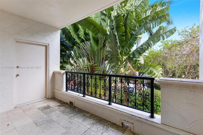 Building Photo - 2021 Fisher Island Dr