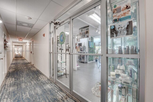 Building Photo - 18031 Biscayne Blvd