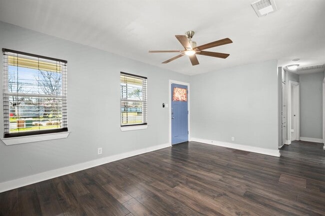 Building Photo - 1404 Vargas Rd