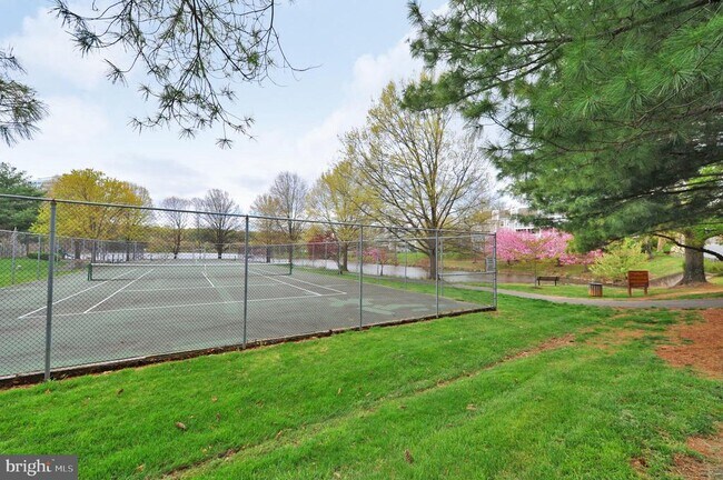 Building Photo - 2839 Yarling Ct