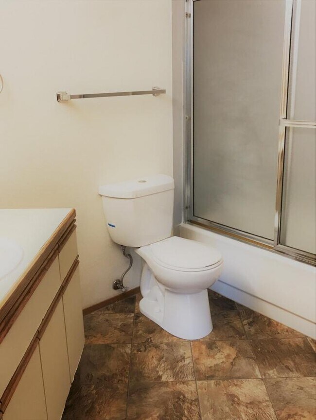 Building Photo - 1 bedroom in Seattle WA 98105
