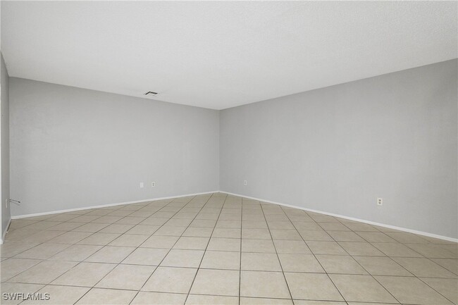 Building Photo - 17989 San Juan Ct SE