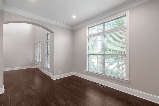 Building Photo - Stunning All-Brick Home in BridgeMill Community!