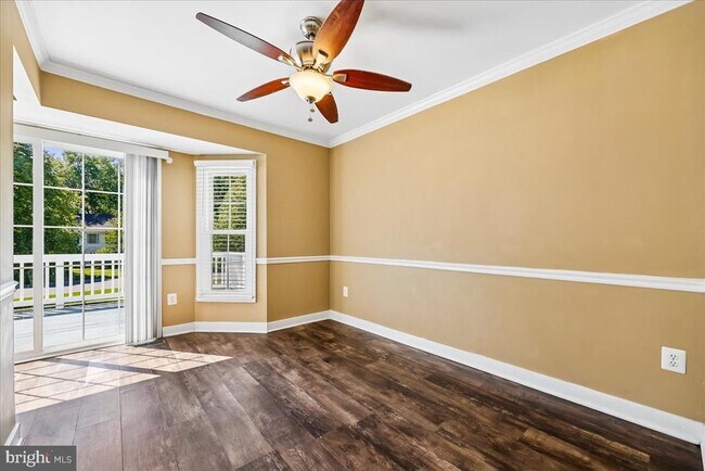 Building Photo - 6630 Commodore Ct