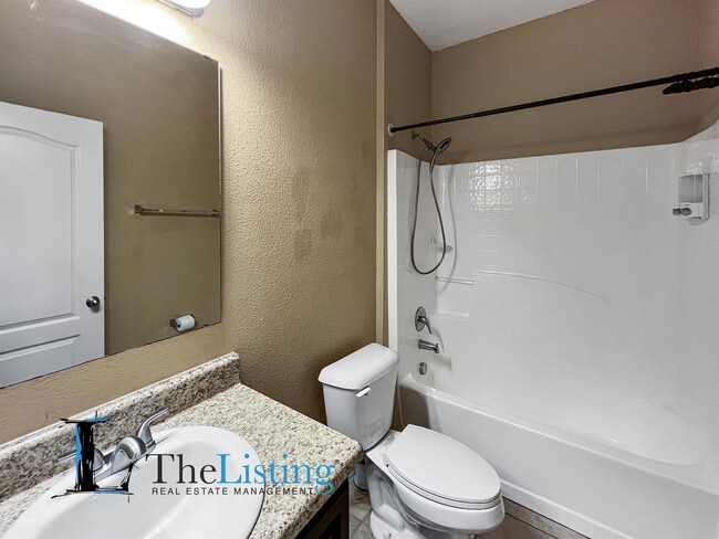 Building Photo - 8825 Isla Bella Dr