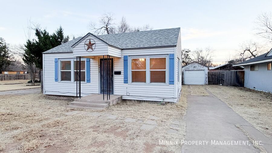 Building Photo - 2415 23rd St