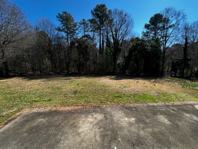 Building Photo - 157-159-159 Bentwood Cir
