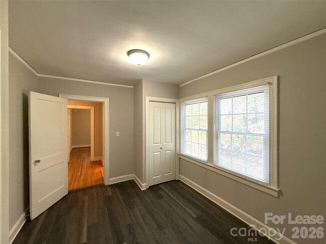 Building Photo - 1408 Ivey Dr