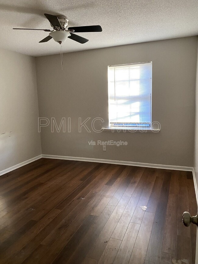 Building Photo - 1508 E Leona St