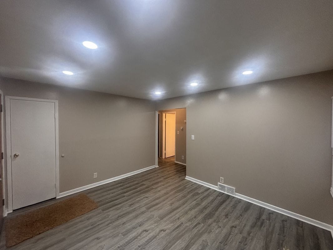 Building Photo - 11236 Studebaker Ave