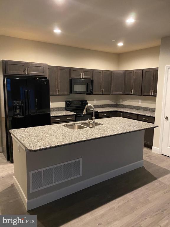 Building Photo - 6126 Sawgrass Ct