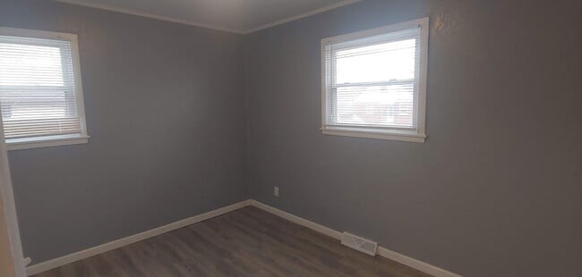 Building Photo - 3931 W Kaul Ave