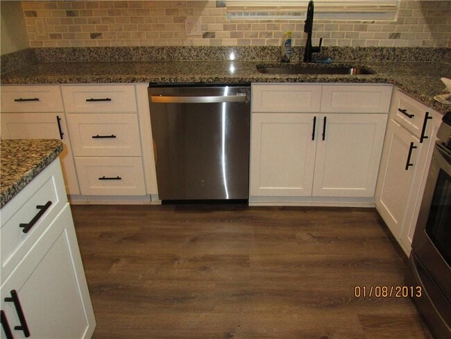 Building Photo - 6712 Ivy Log Dr SW