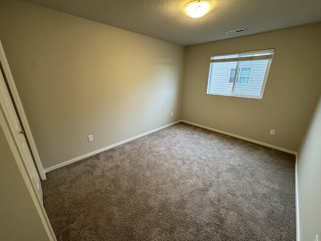 Building Photo - Beautiful, 5-Bedroom Camas Home