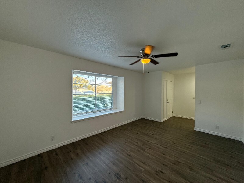 Building Photo - 5522 Crystal Valley St