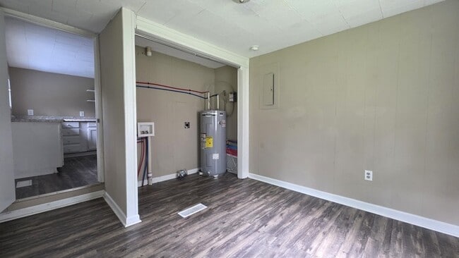 Building Photo - Renovated Cottage for Rent