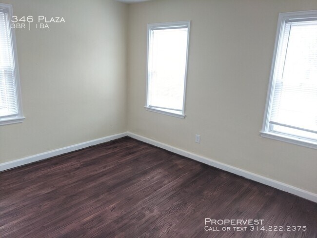 Building Photo - 346 Plaza Ave