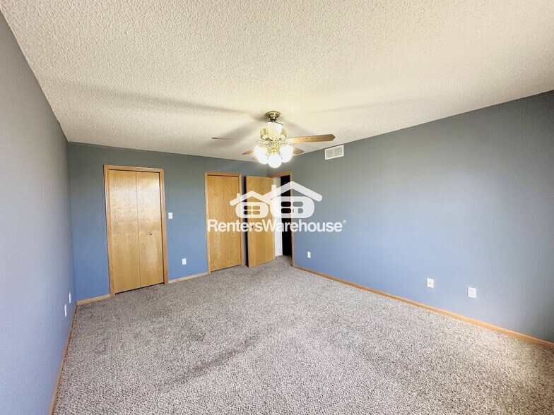 Building Photo - 1321 SE Delaware Ave