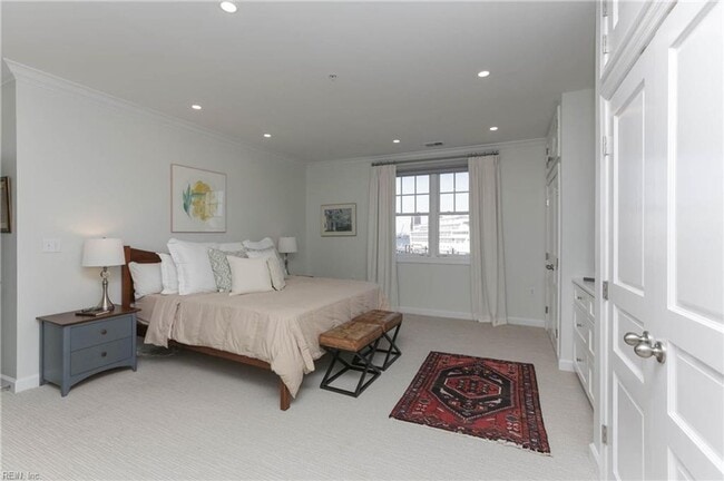 Building Photo - Pierpointe Condos