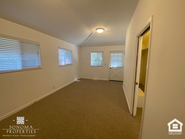 Building Photo - Updated 3bd+ Home In Glen Ellen
