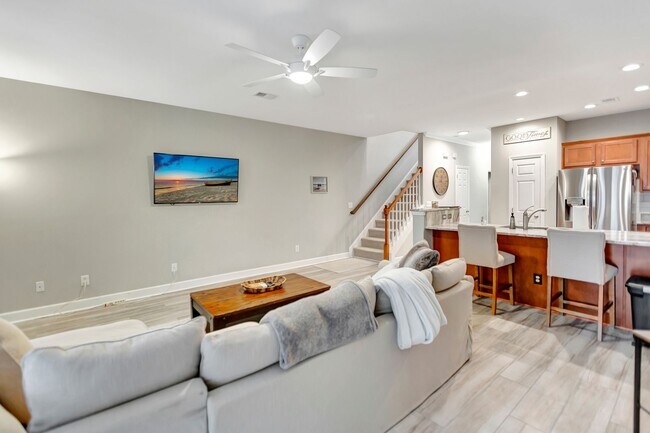 Building Photo - Immaculate Townhome in Dunes West