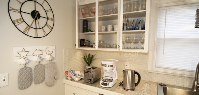 Building Photo - 1271 Bonnie Ln