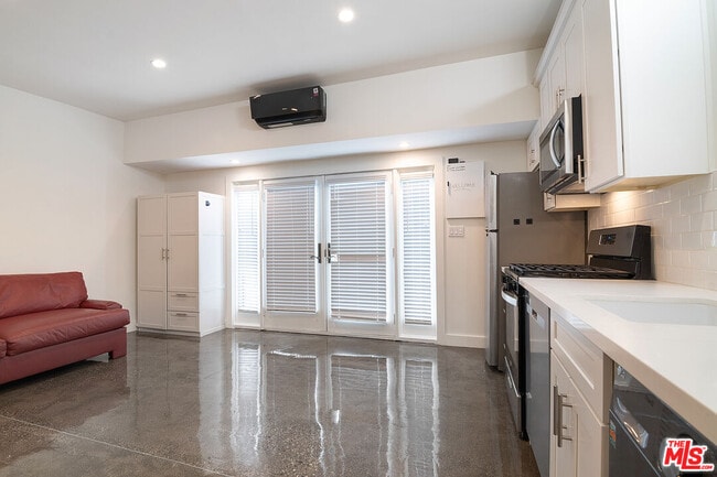 Building Photo - 106 N Citrus Ave