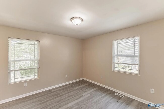 Building Photo - 3207 Delia Ln NW